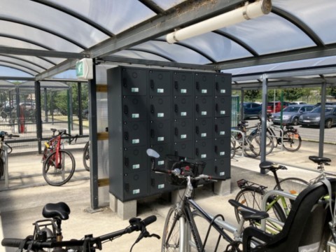 consigne recharge trottinette en parking