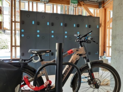 12 casiers consigne vélo trottinette avec recharge